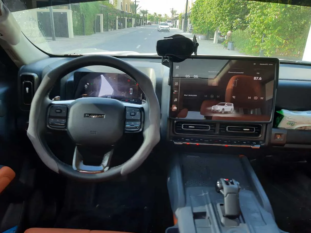 Car image 17