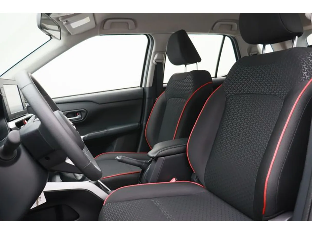 Car image 8