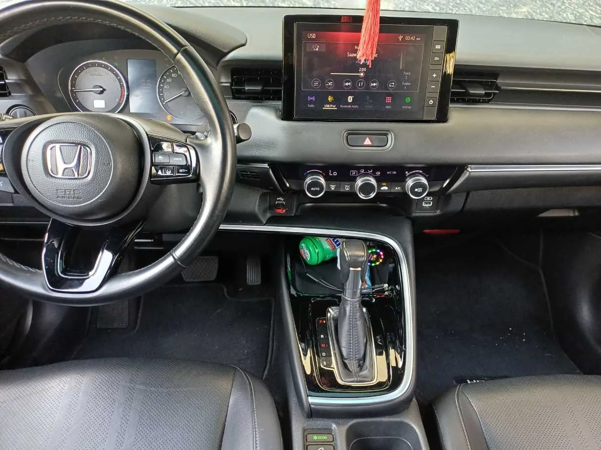 Car image 18