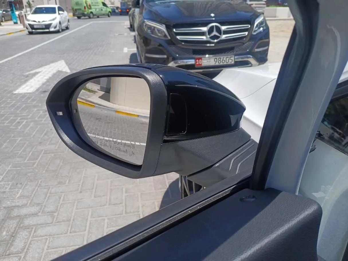 Car image 21
