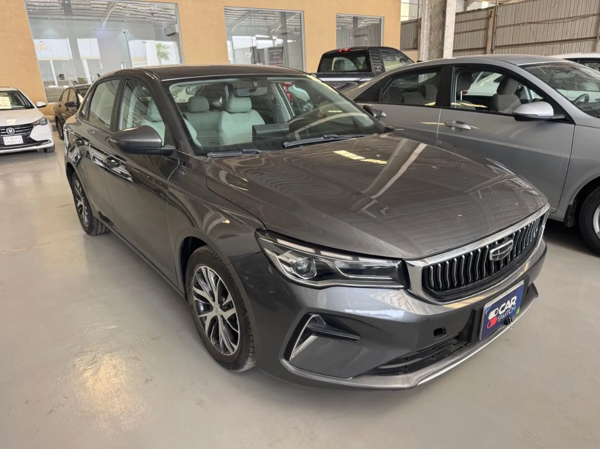 Car image 3