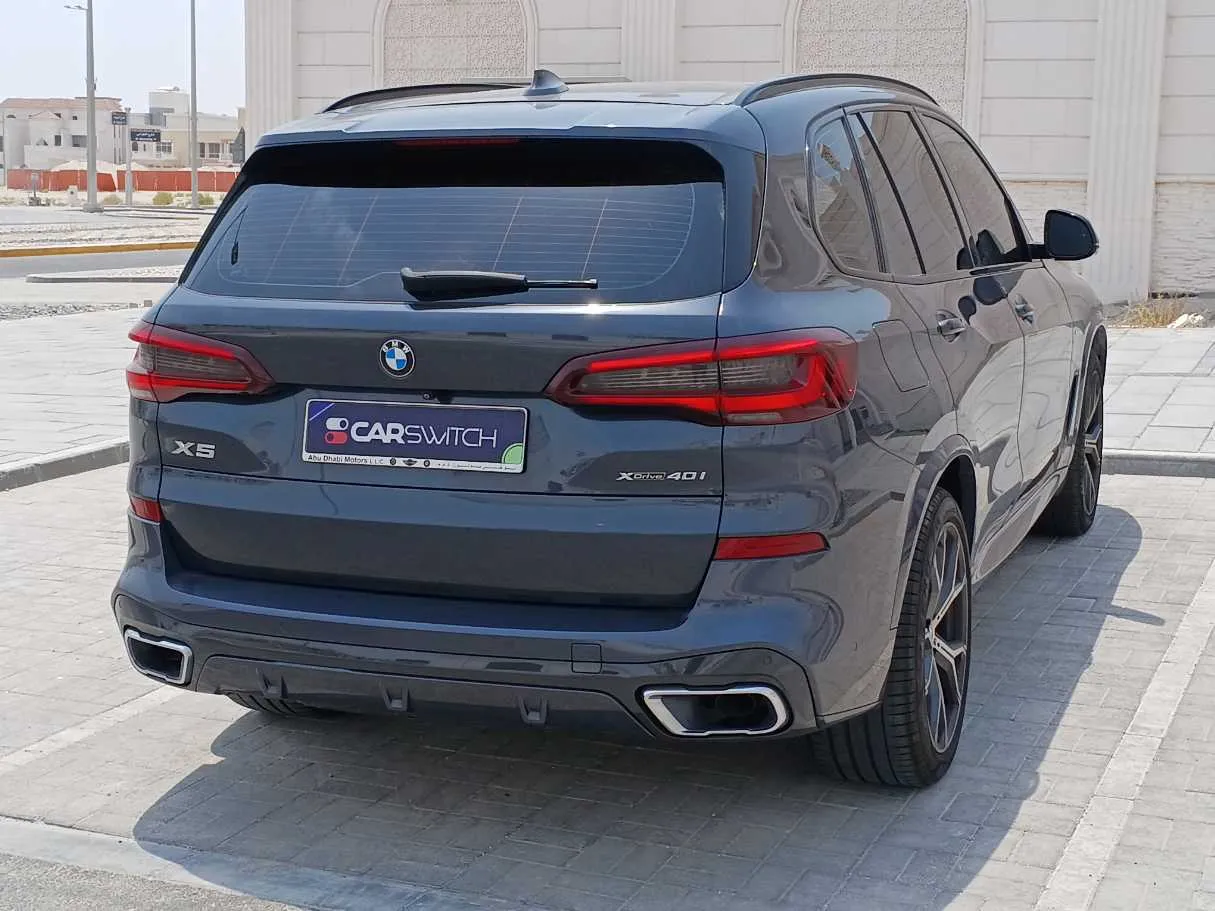 Car image 5