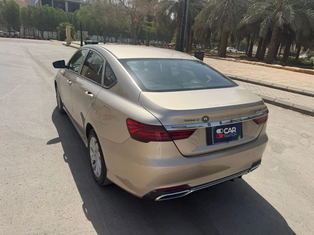 Car image 7
