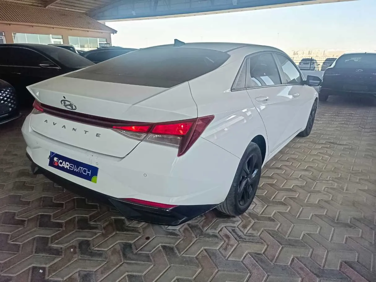 Car image 5
