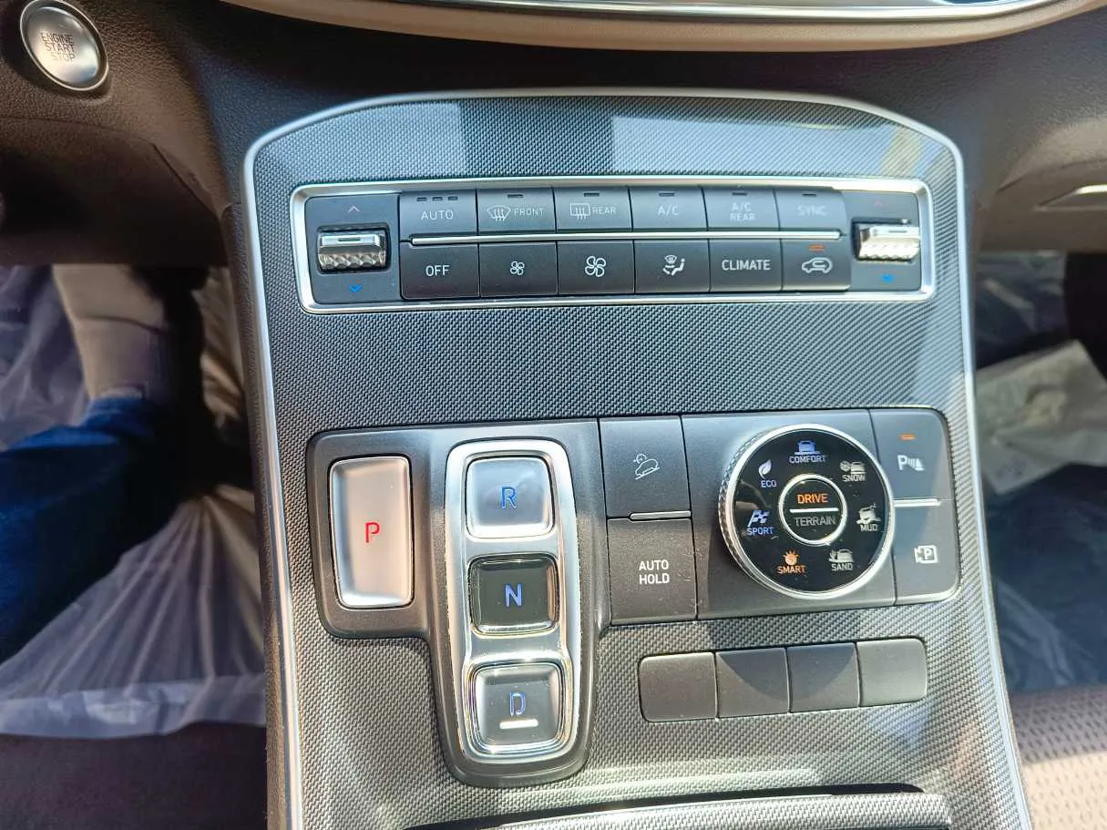 Car image 23