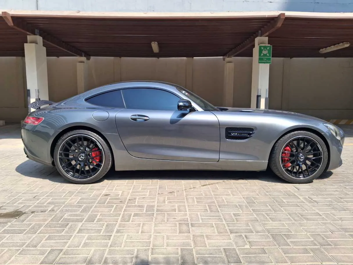 Car image 8