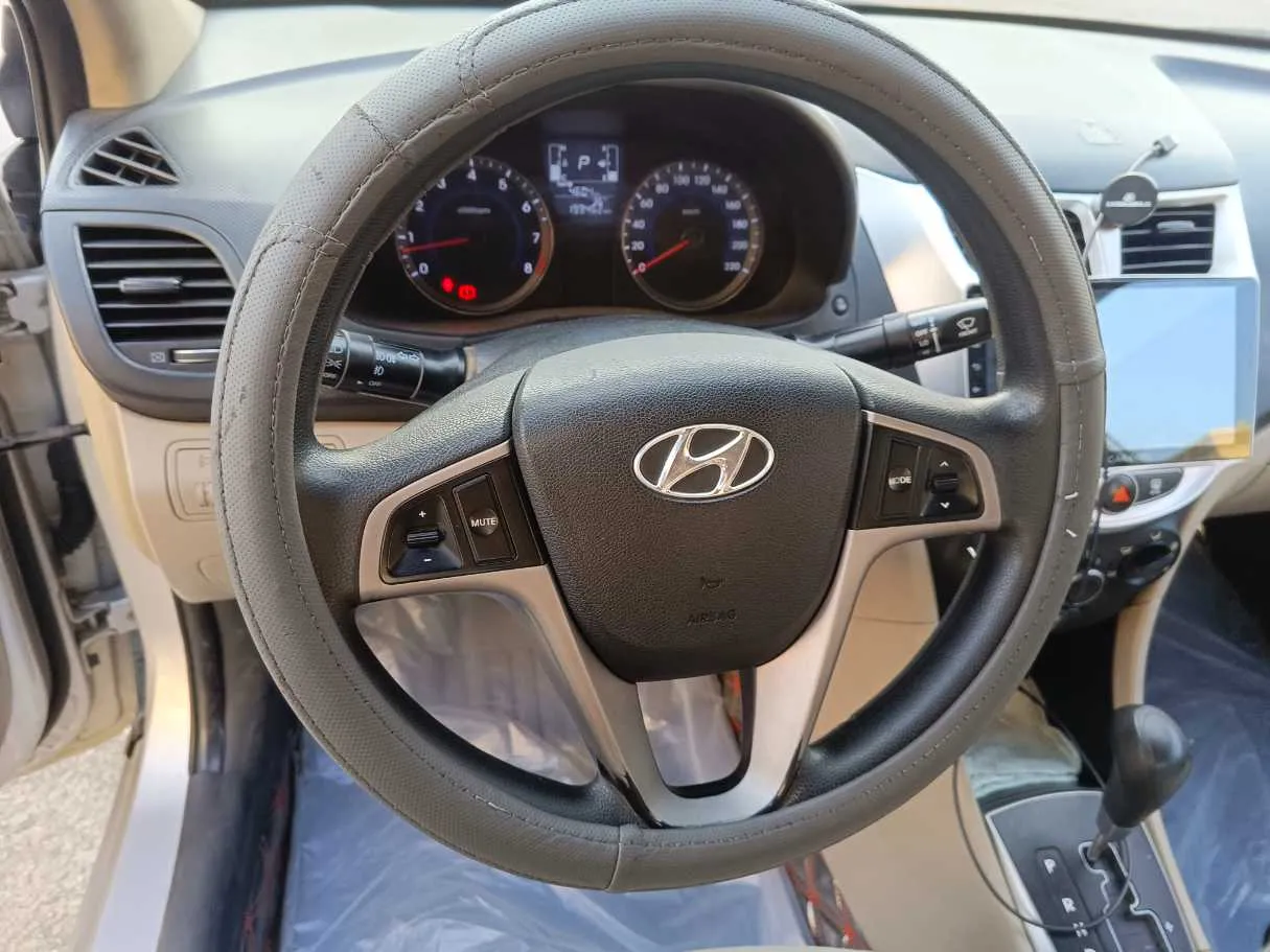 Car image 21