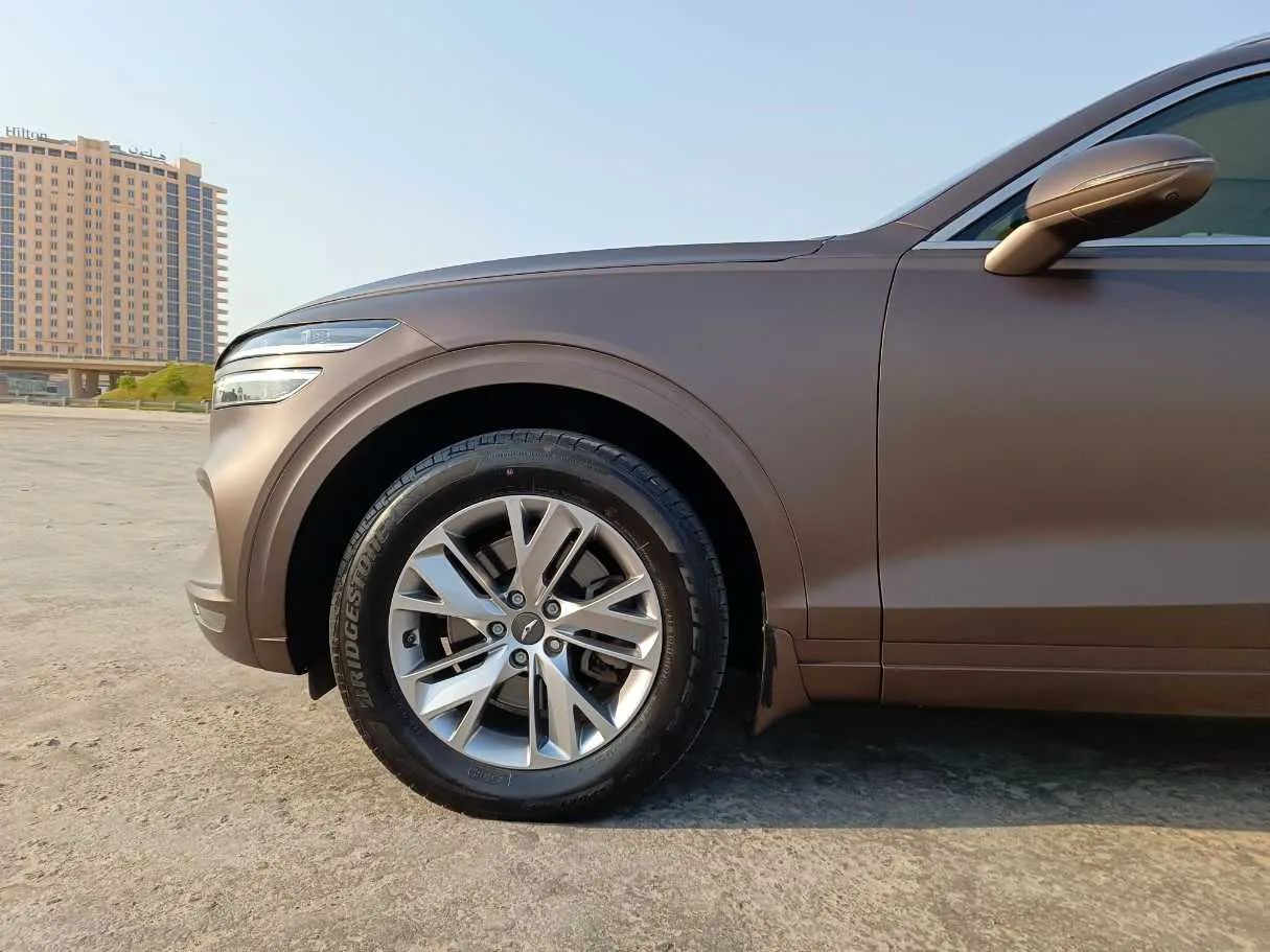Car image 9