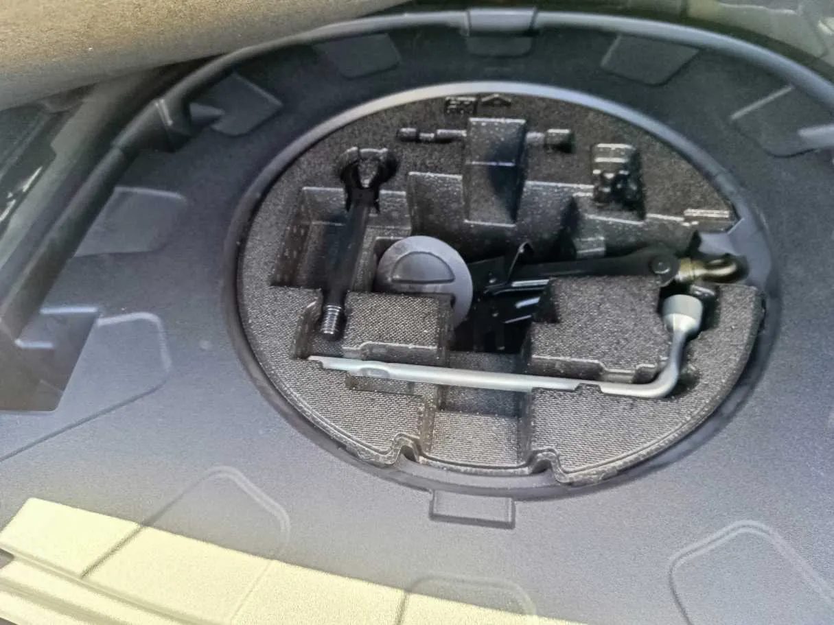 Car image 41