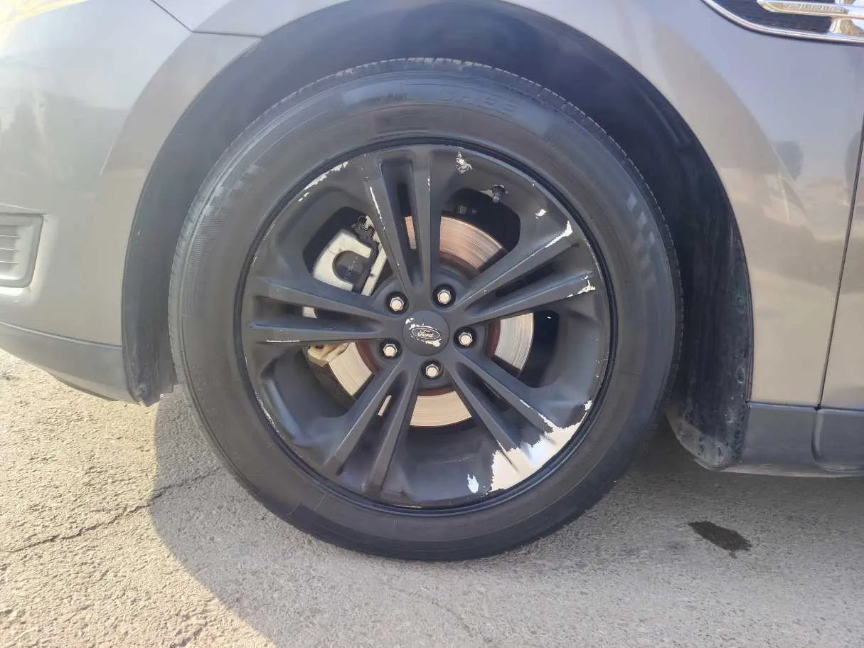 Car image 9