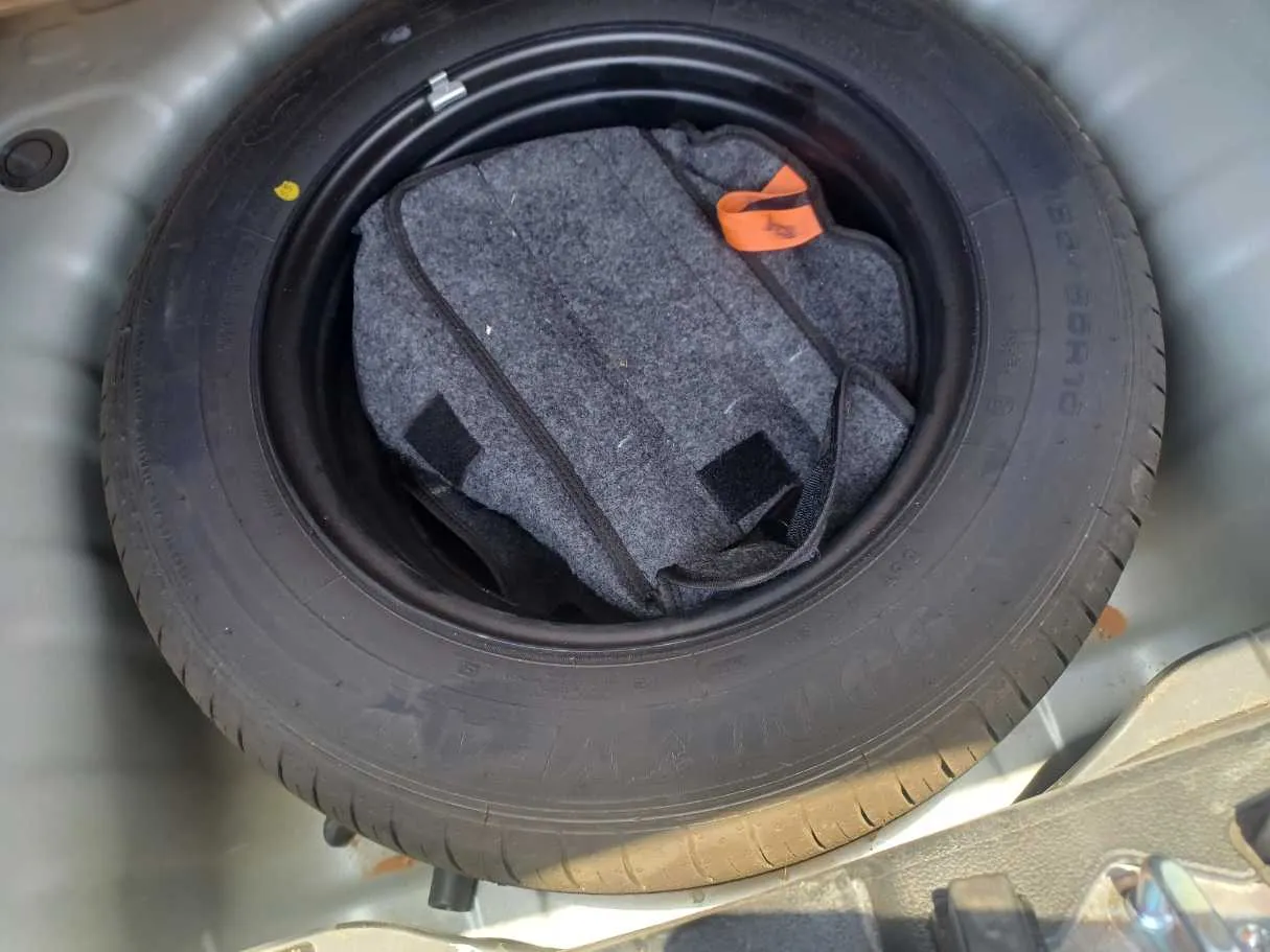 Car image 23