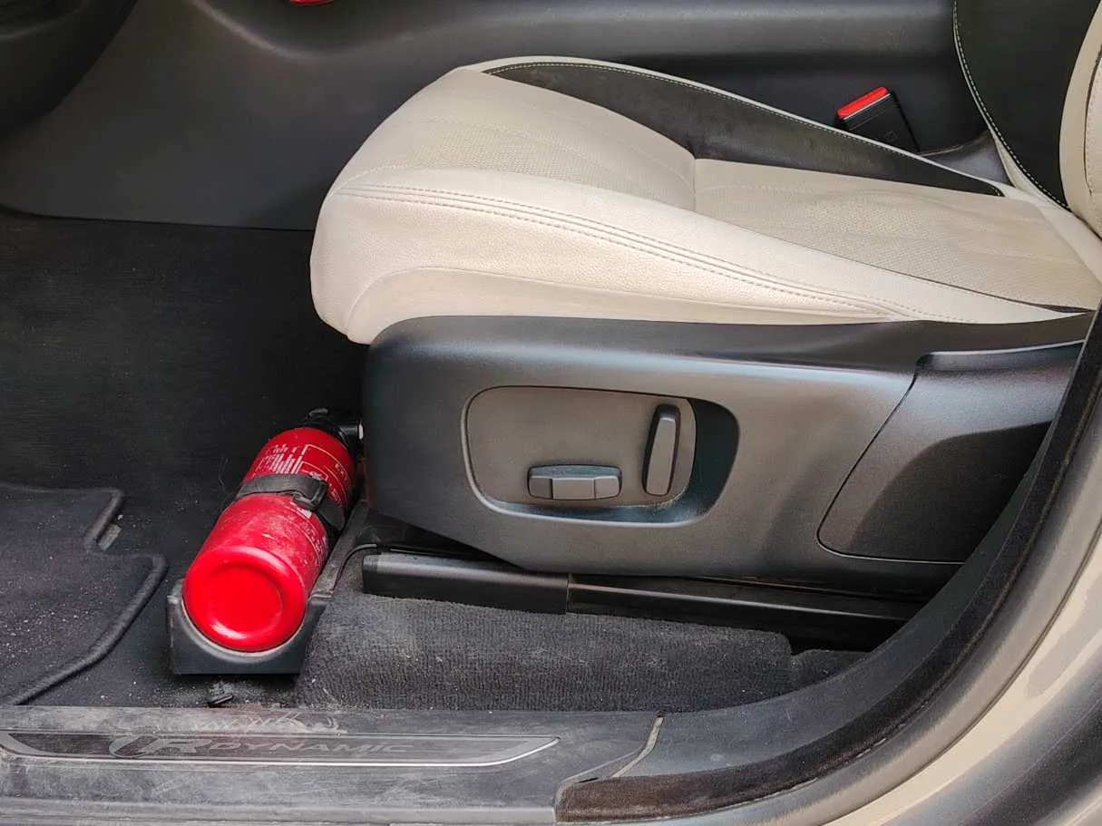 Car image 34