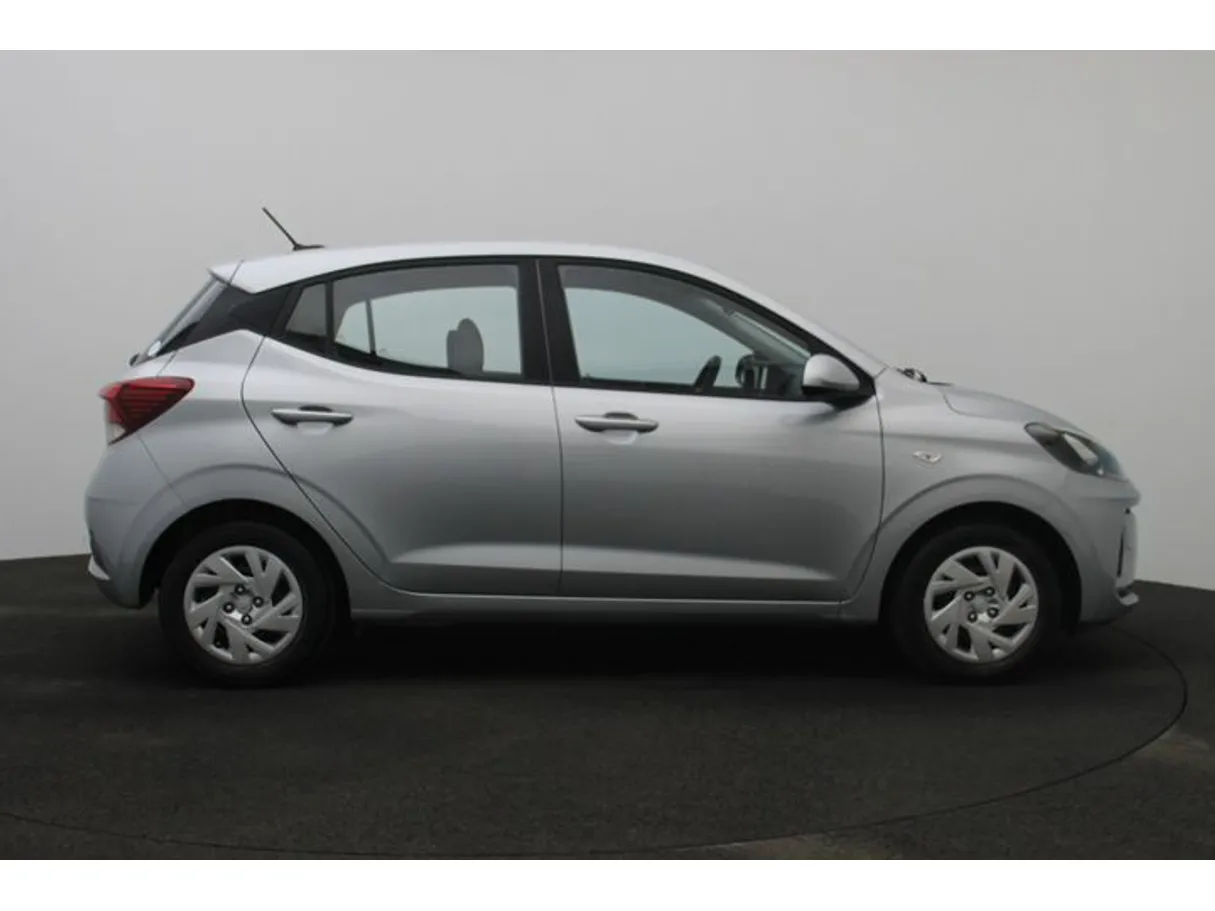 Car image 13