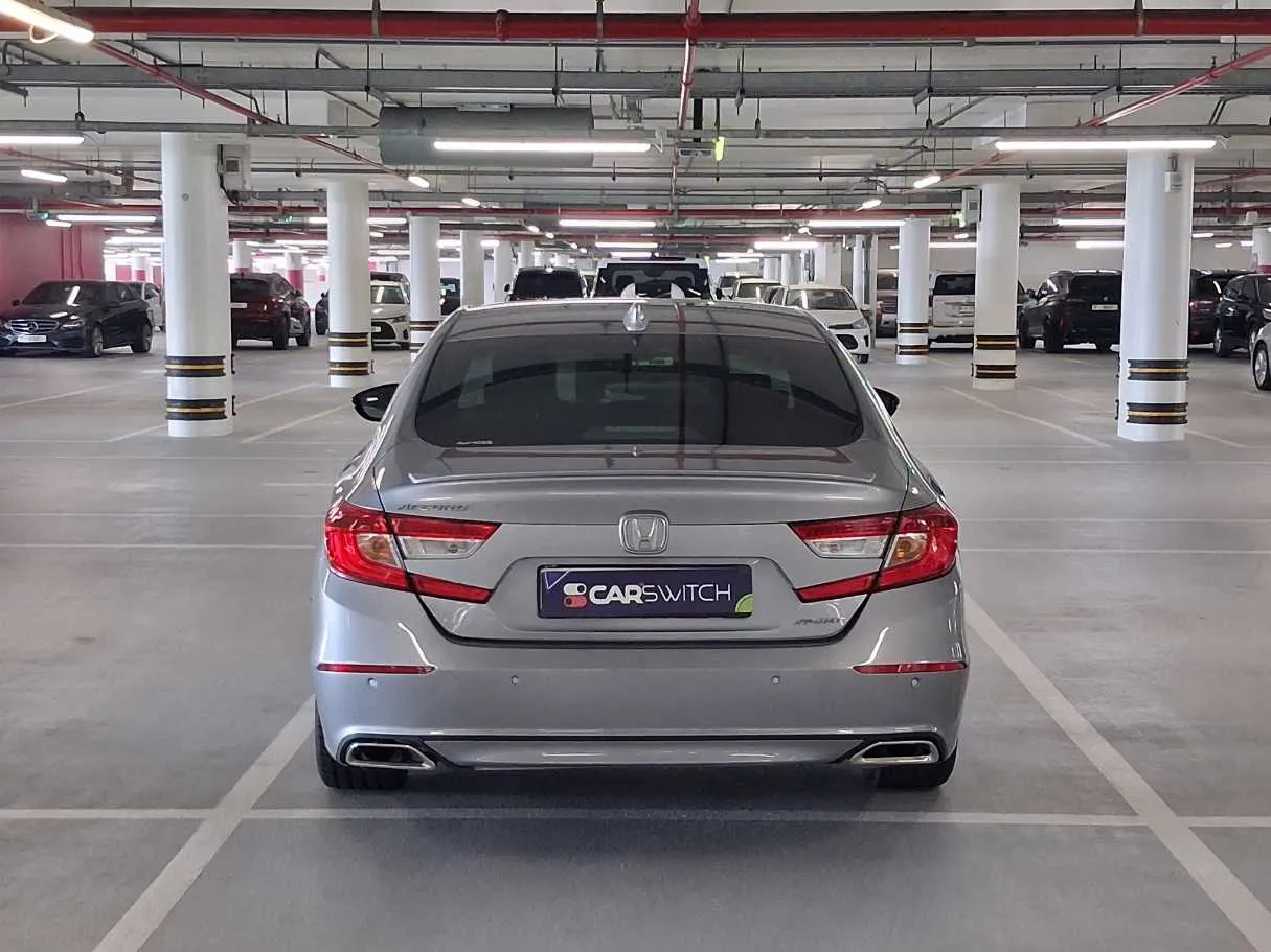 Car image 6