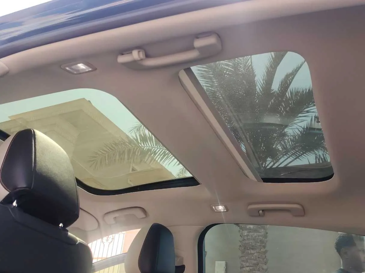 Car image 24