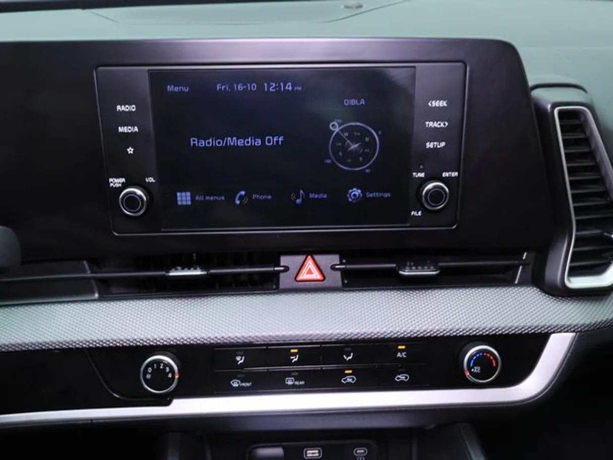 Car image 5