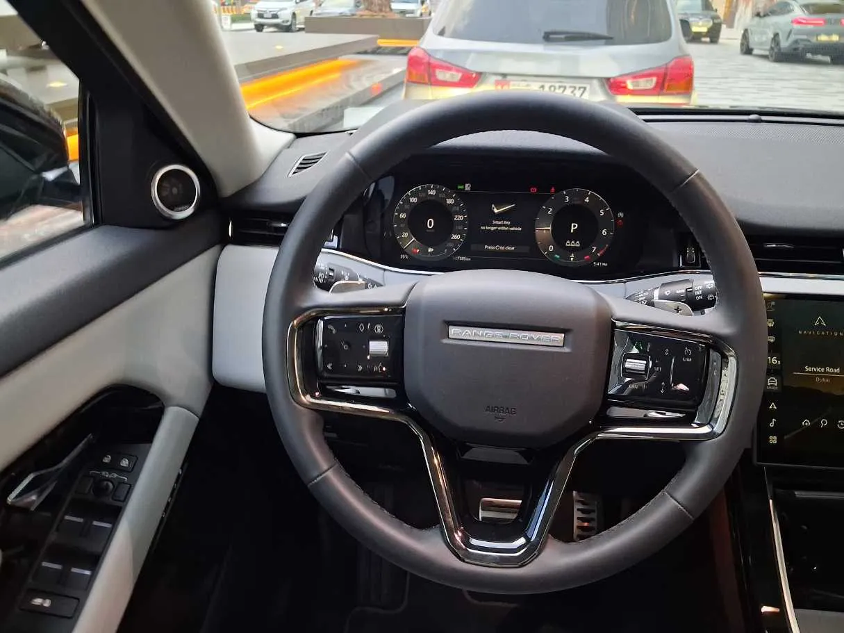 Car image 17
