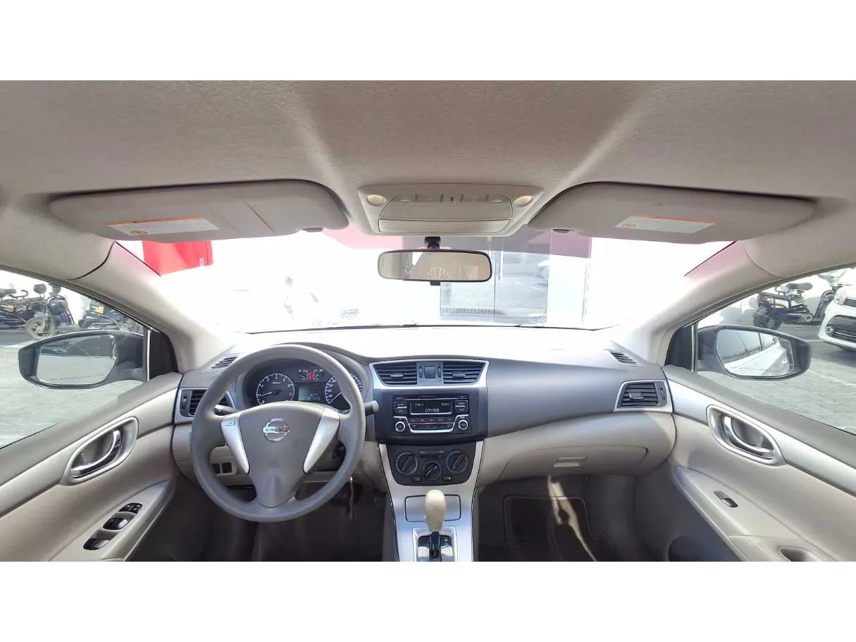 Car image 18