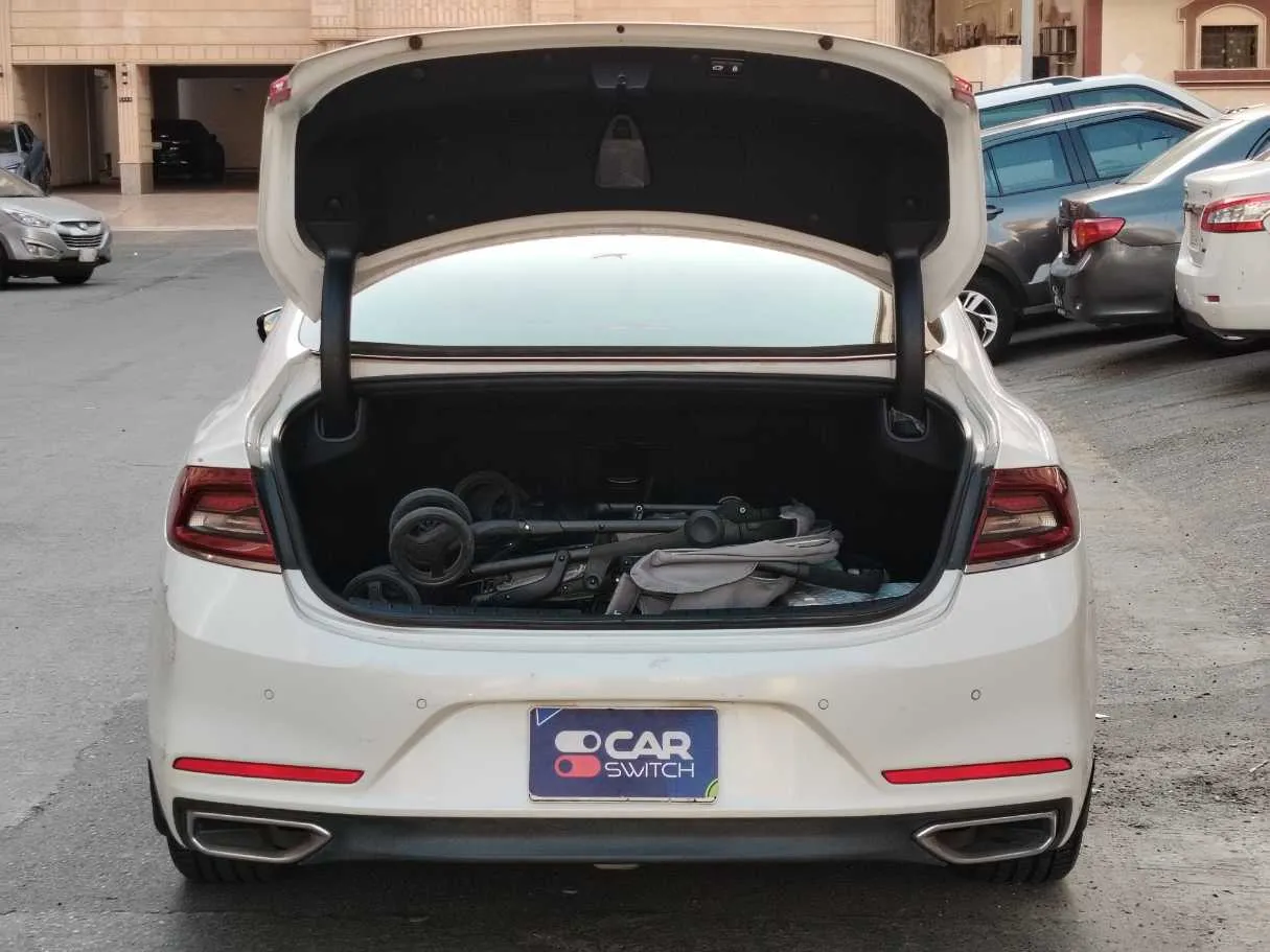 Car image 27