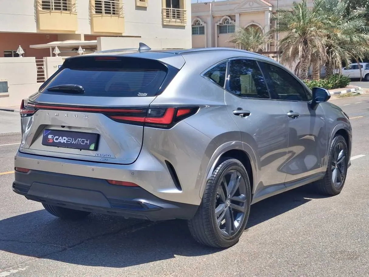 Car image 5