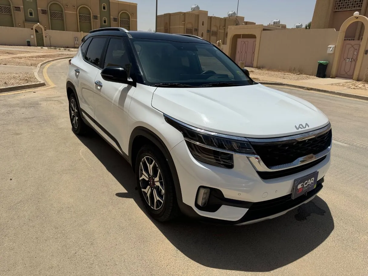 Car image 3