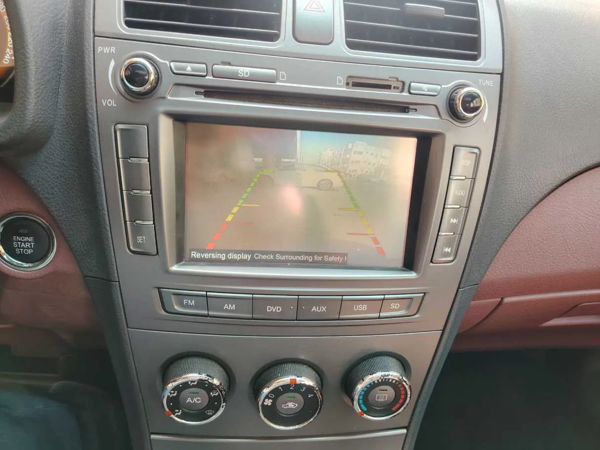 Car image 26