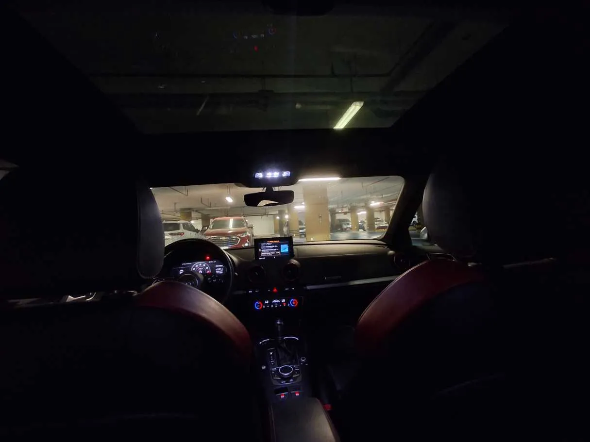 Car image 16
