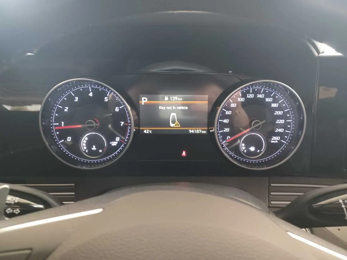 Car image 13