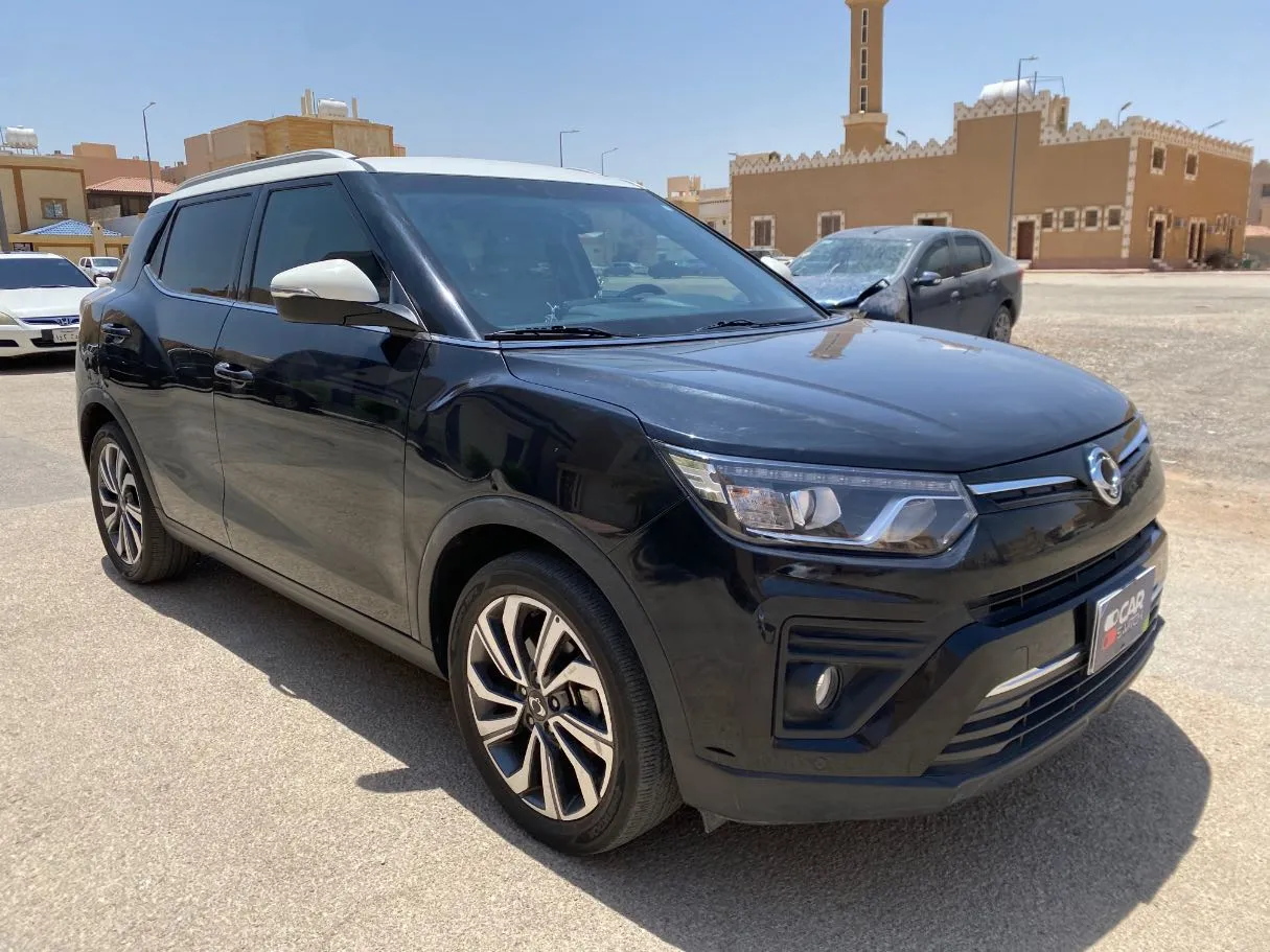 Car image 3