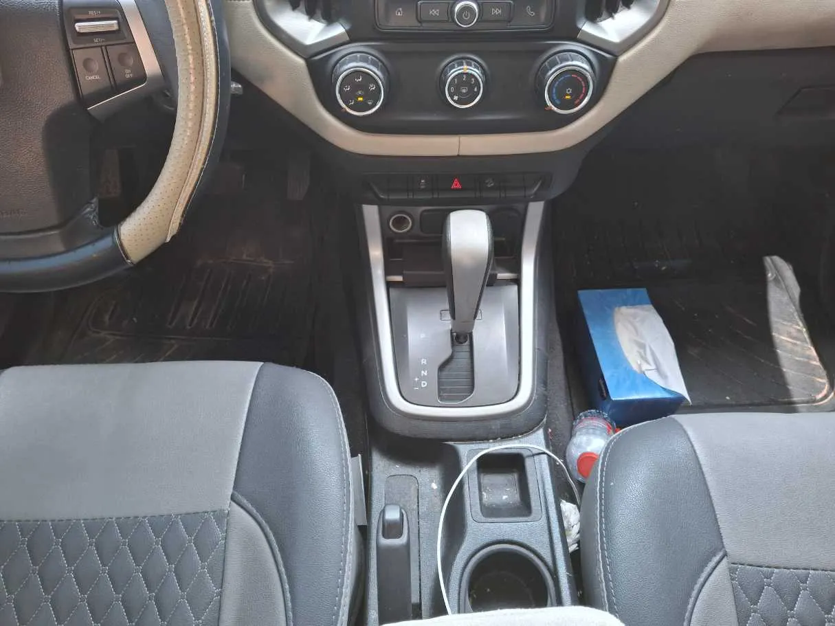 Car image 15