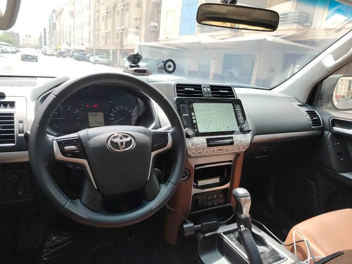 Car image 27