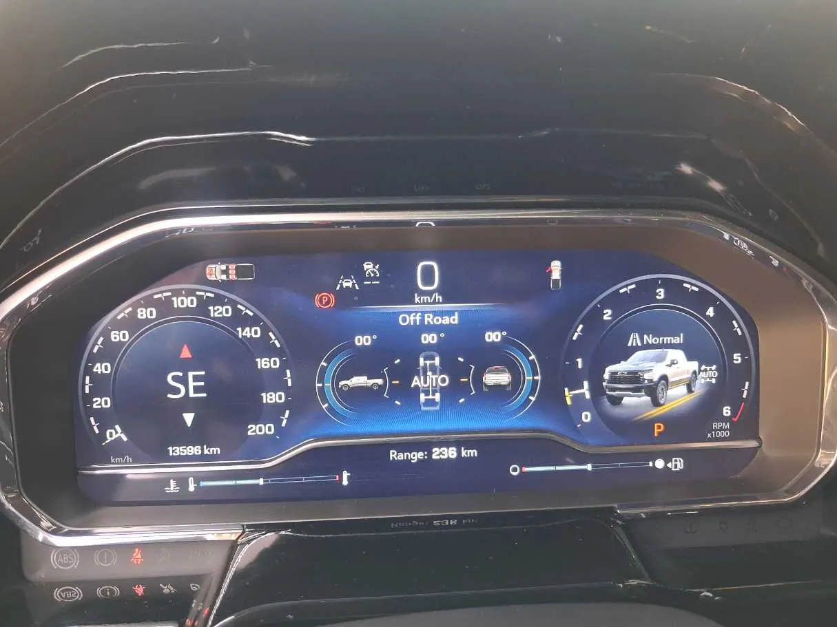 Car image 19
