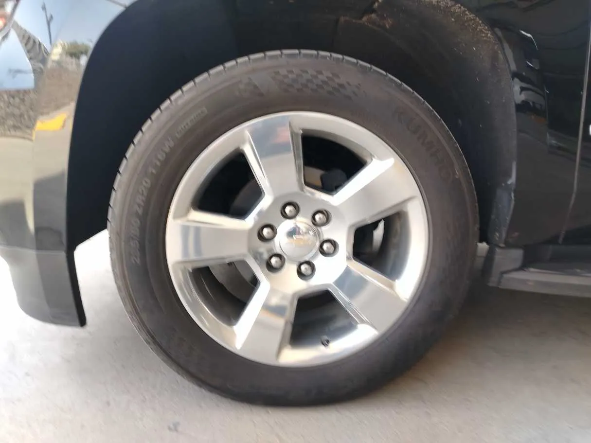 Car image 10