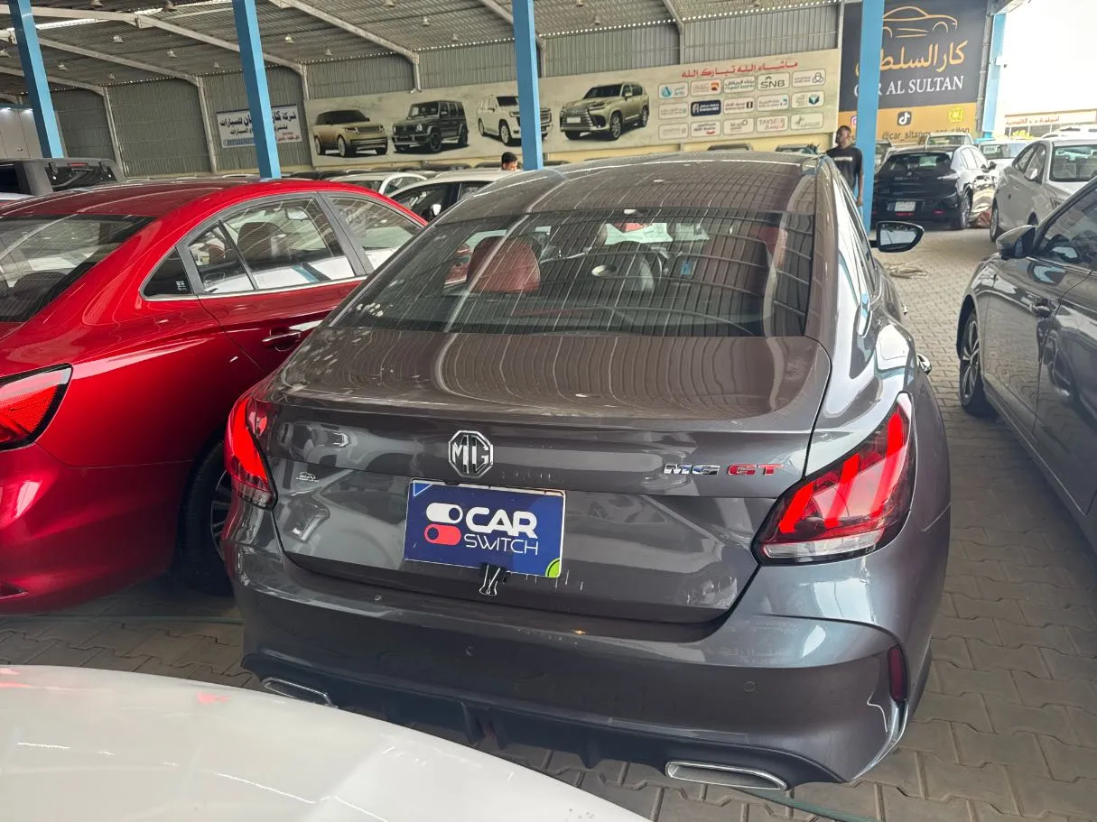 Car image 5