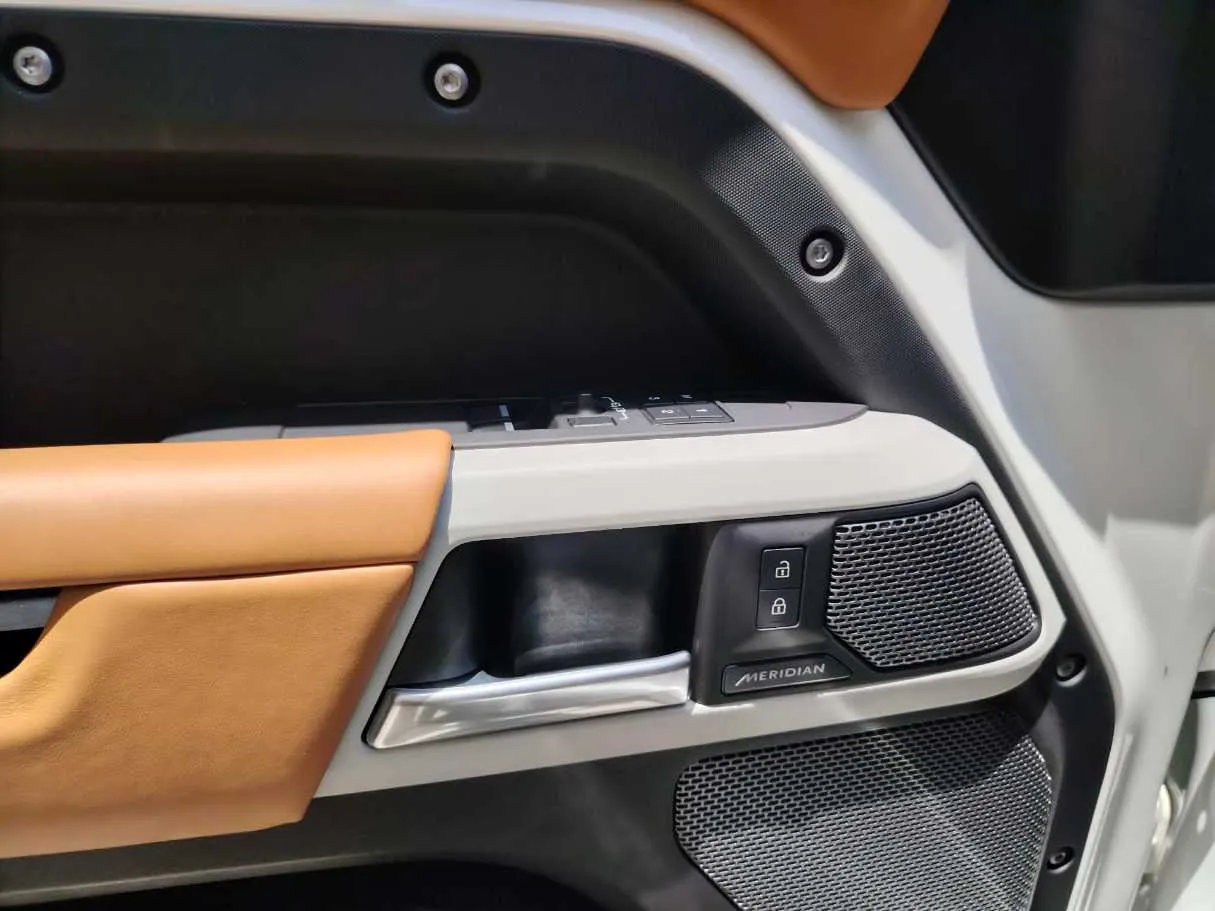 Car image 39