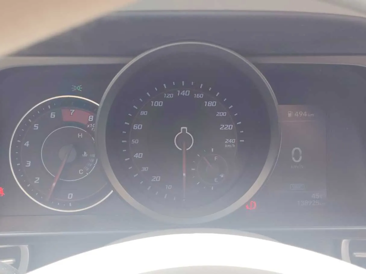 Car image 23