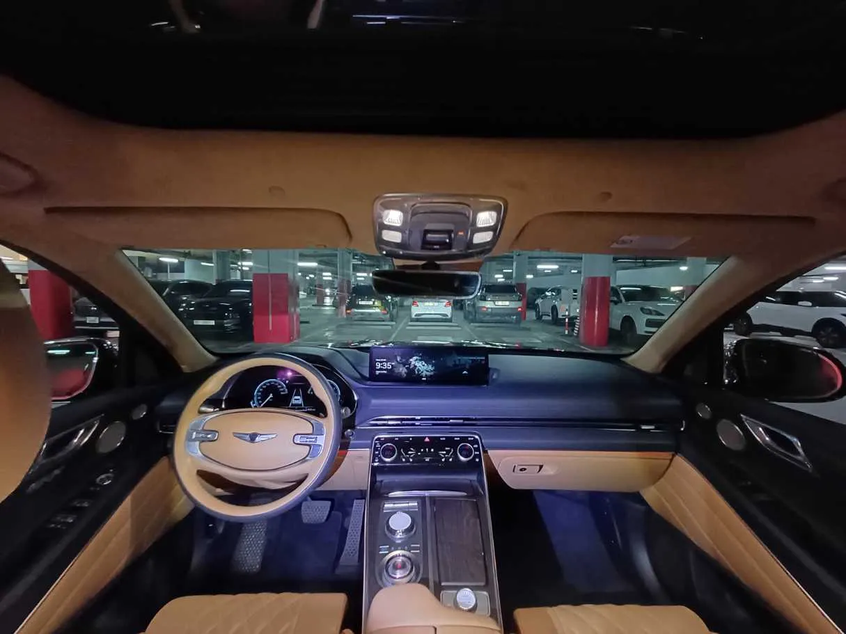 Car image 17