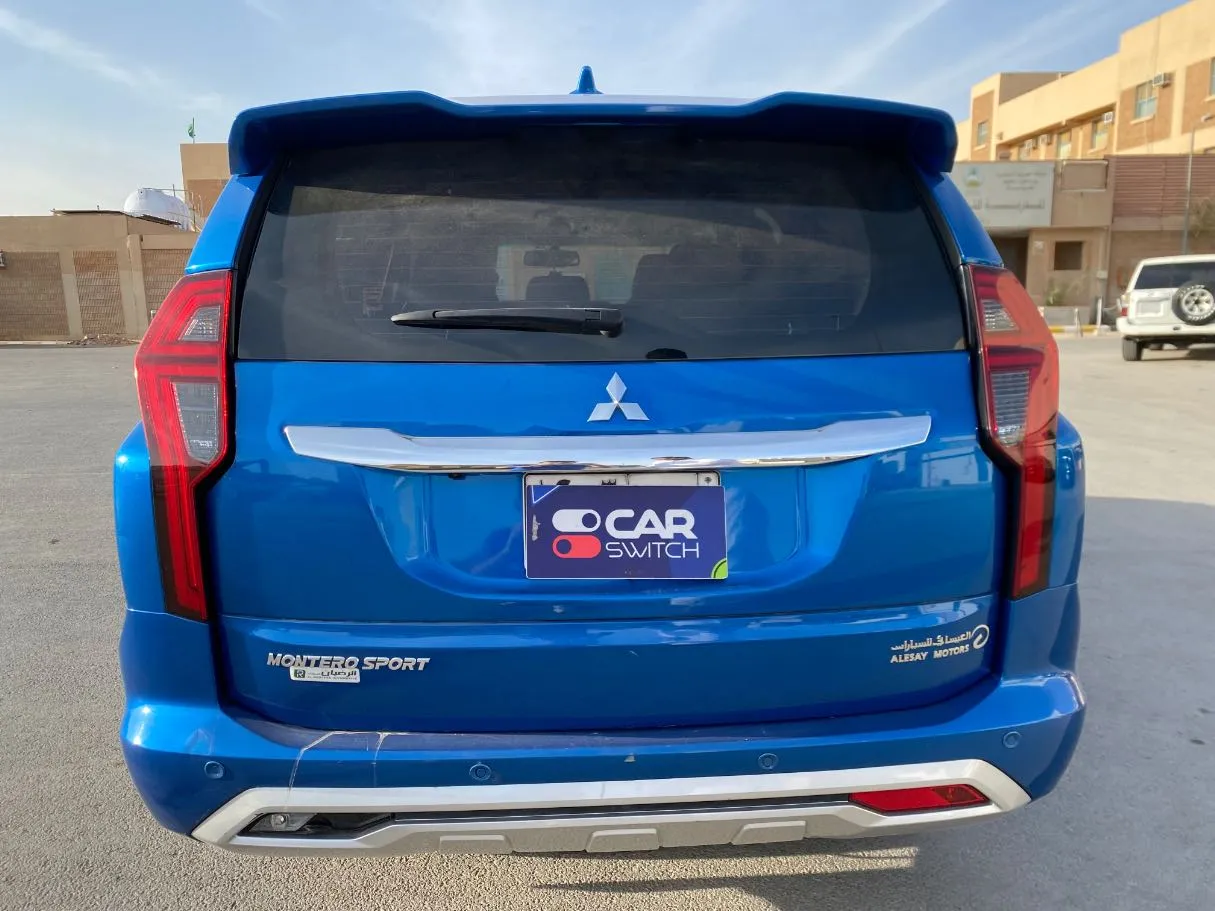 Car image 6