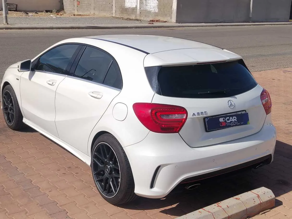 Car image 8
