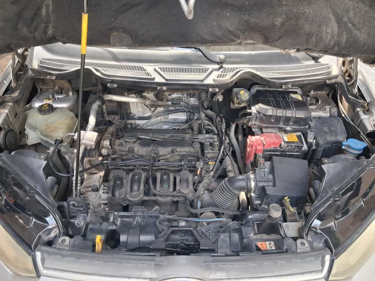 Car image 19