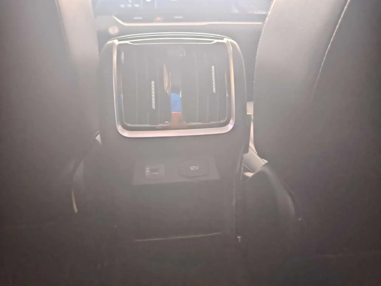 Car image 31