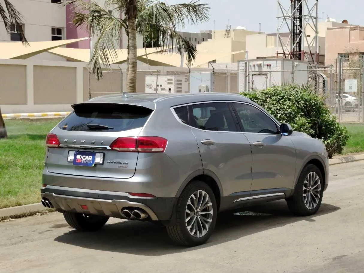 Car image 5