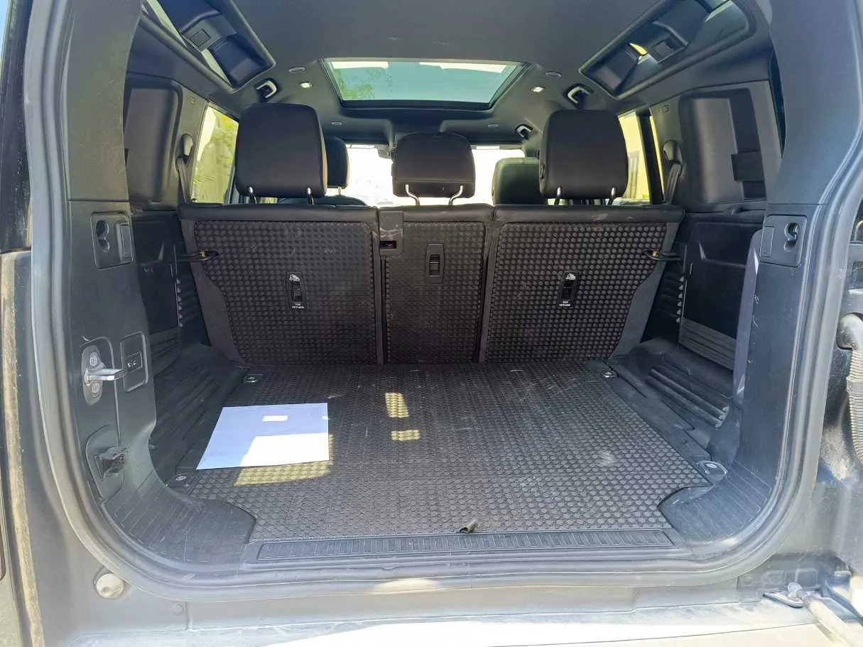 Car image 32