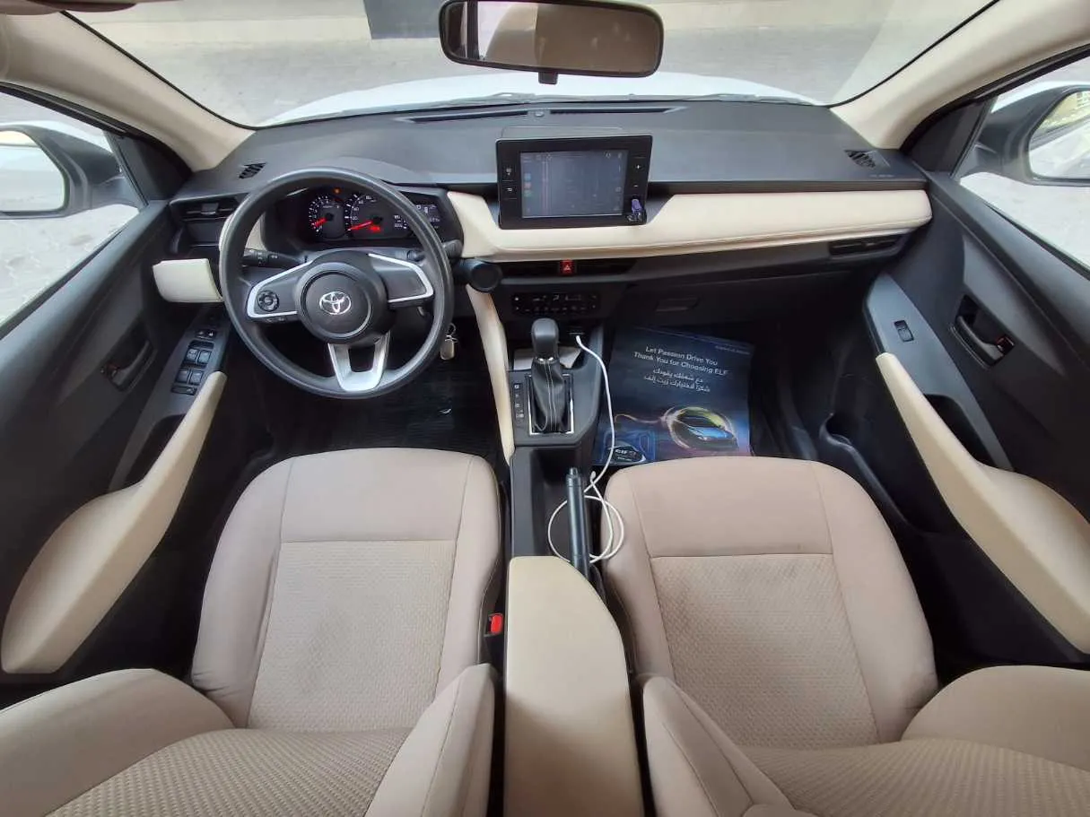 Car image 15