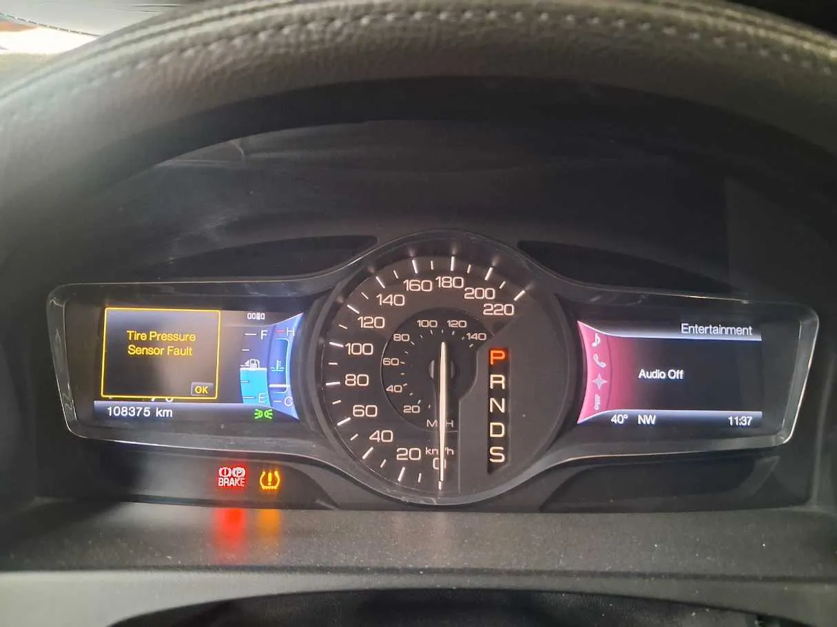 Car image 9