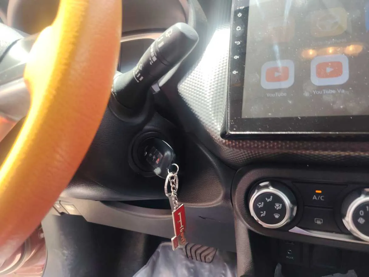 Car image 25