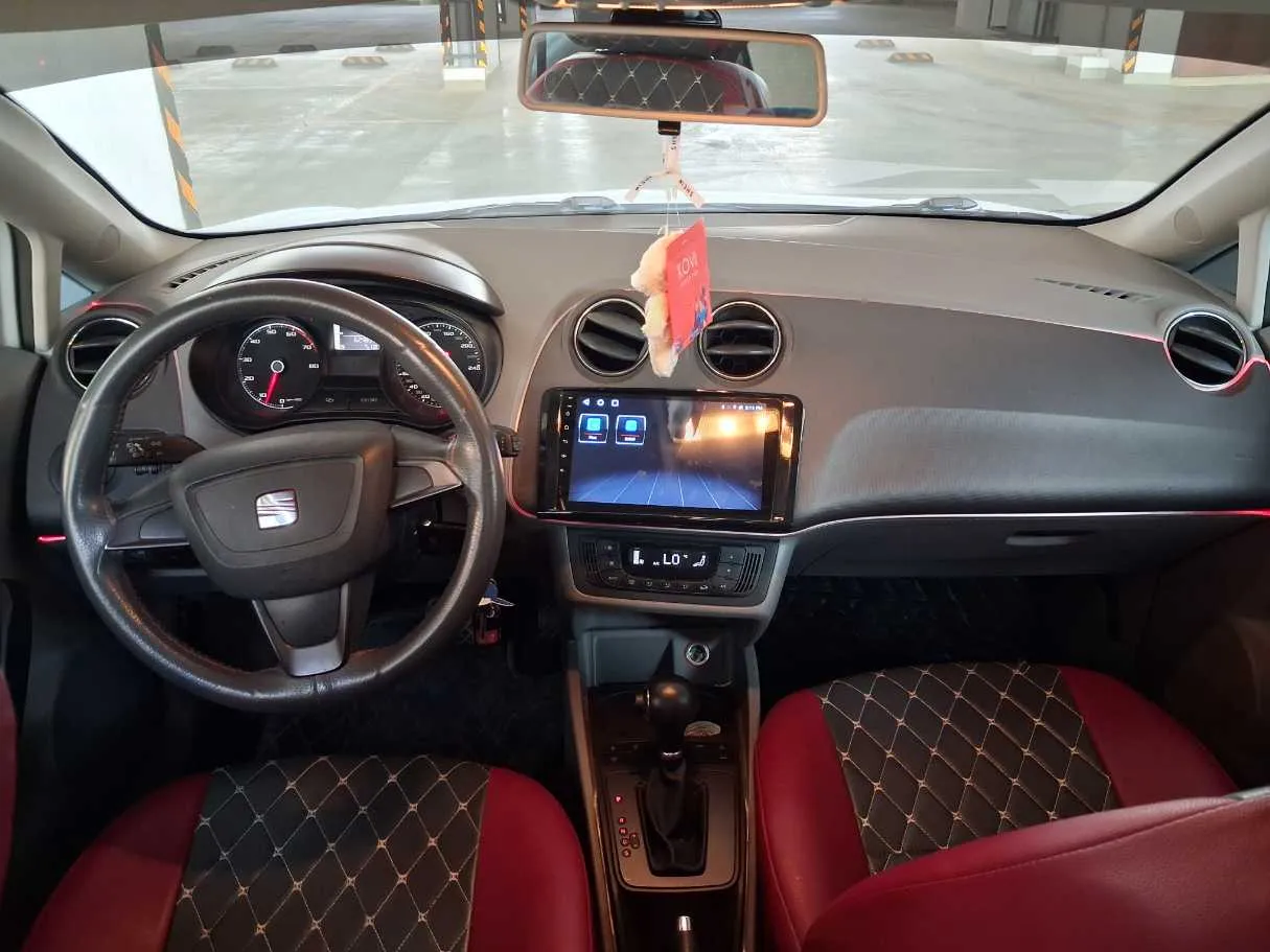 Car image 15