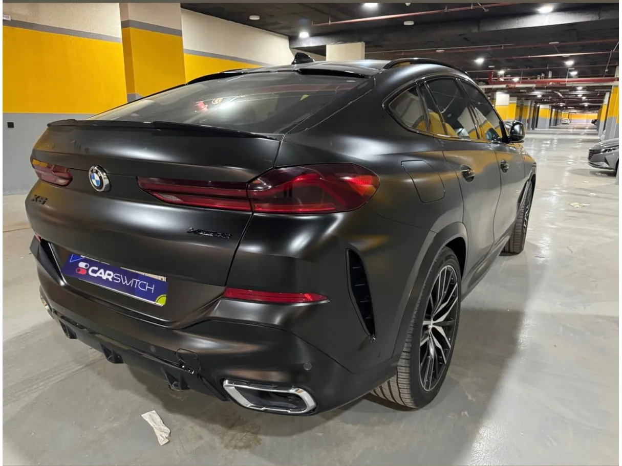 Car image 4