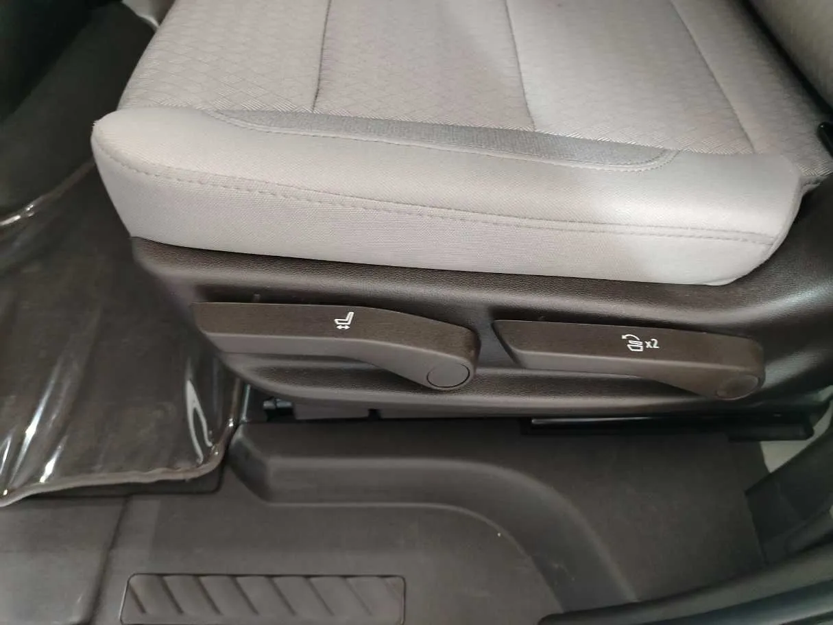 Car image 45