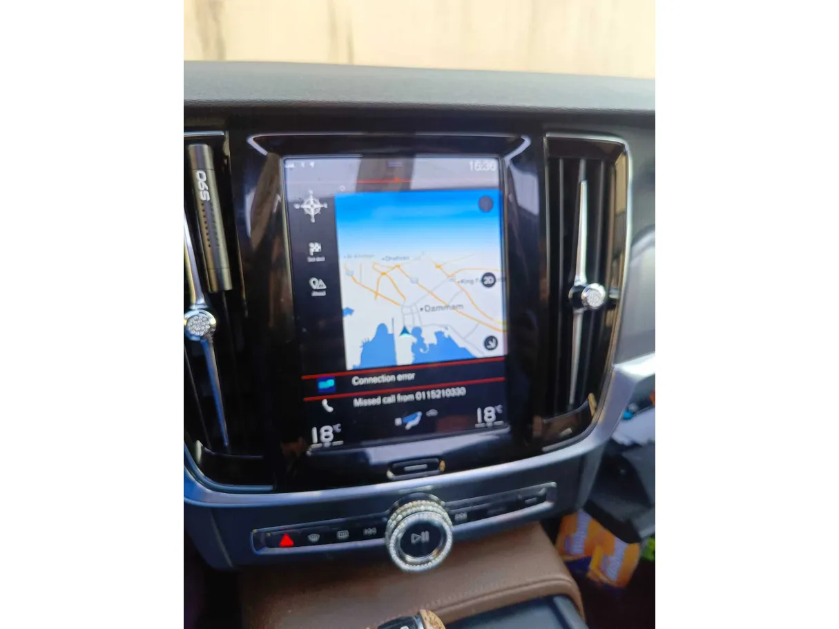 Car image 24